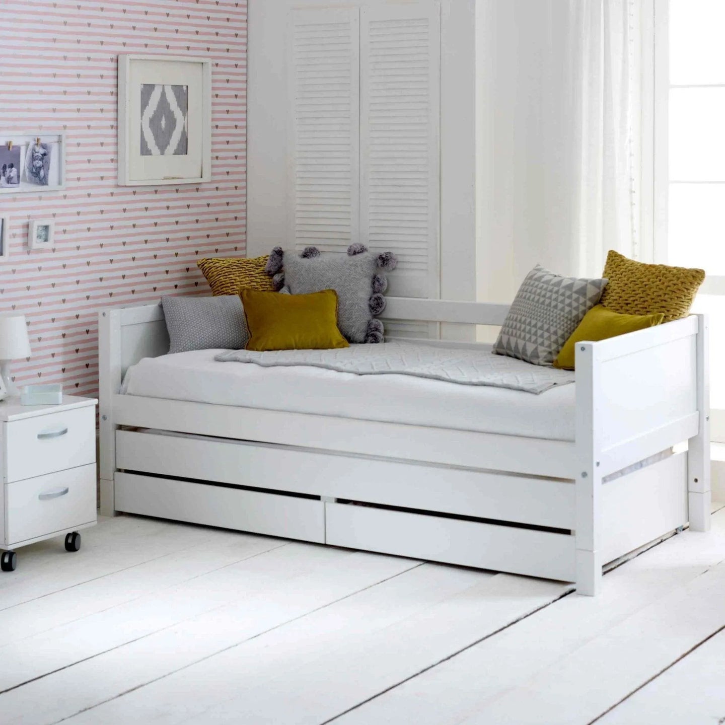 Nordic Daybed with Trundle Pull & Drawers
